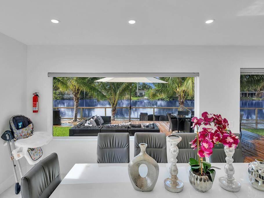 5-Star Lakefront Oasis In Hollywood-Hard Rock Casino ฟอร์ต ลอเดอร์เดล ภายนอก รูปภาพ